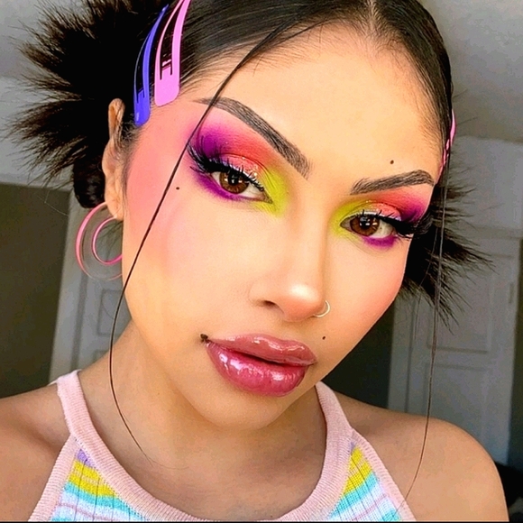 Lizzie McGuire Eyeshadow Palette - Picture 8 of 16